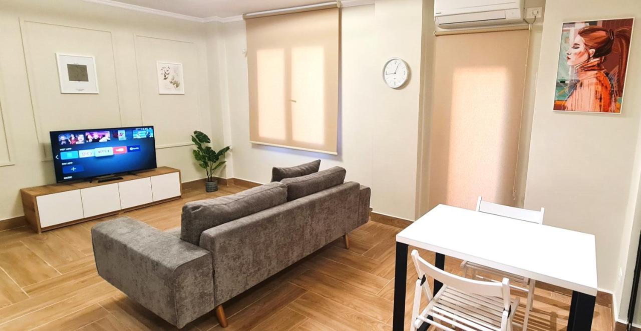2V1 - Center Apartment 4 Tirana Eksteriør billede